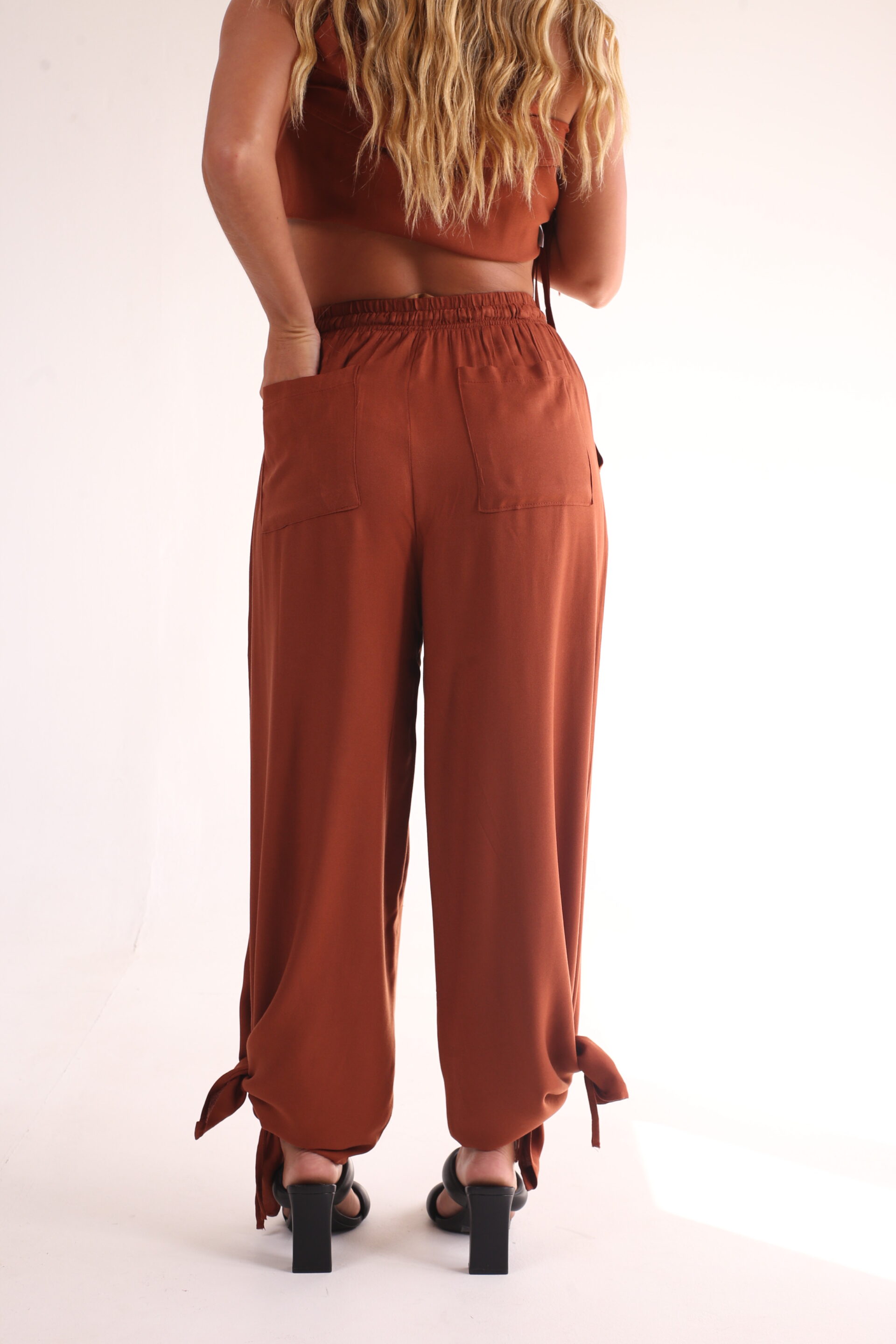 Calça Gisele brown - Image 4